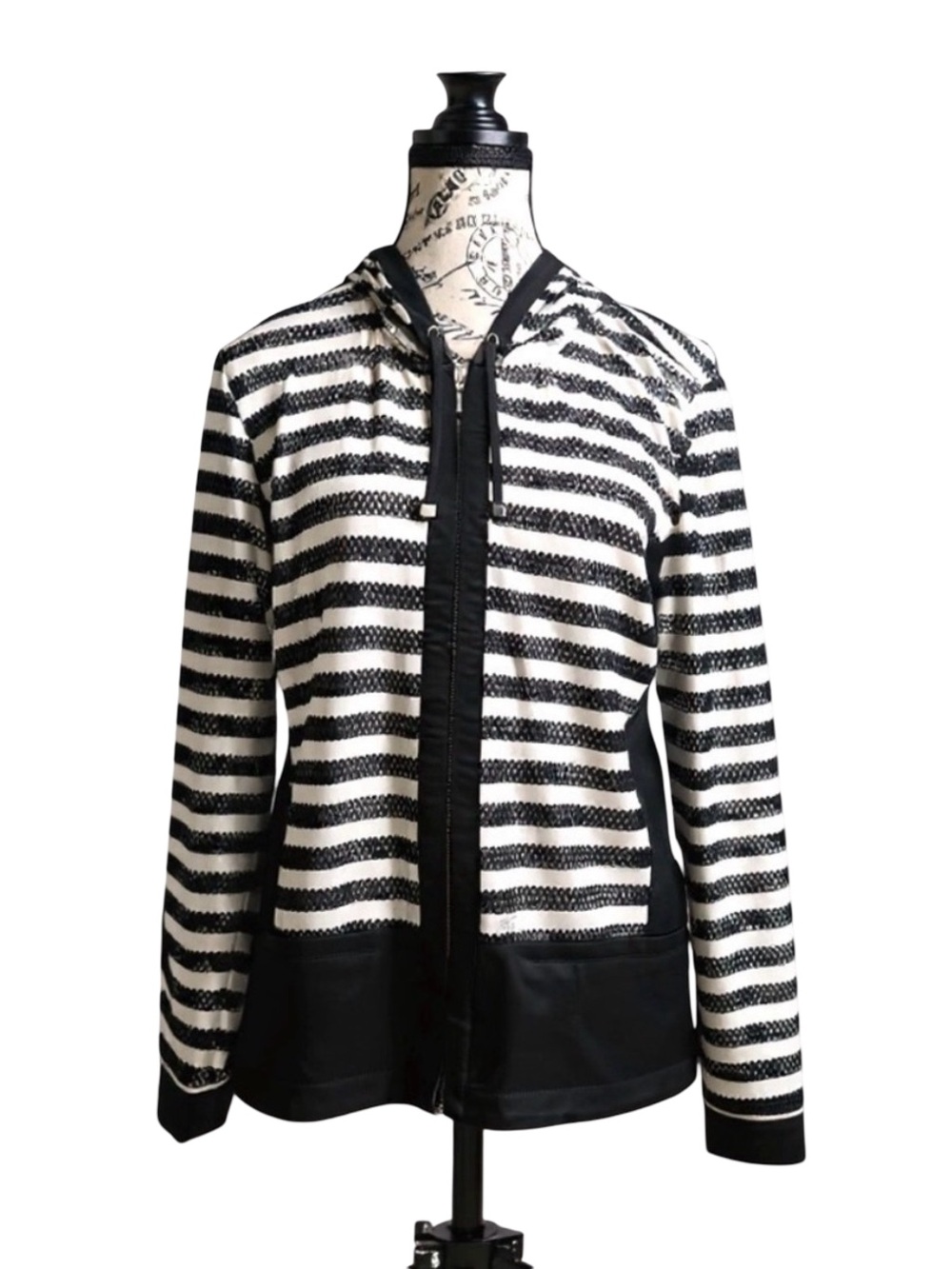 Zenergy By Chico’s Women’s ‘Neema’ Mesh Striped Jacket. Black, White. Size 1